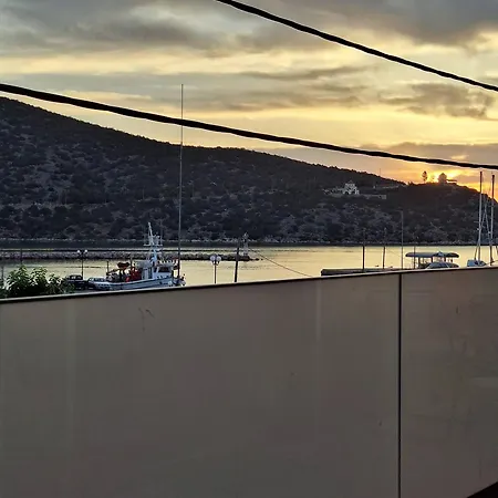 Port Sea View * Ermioni